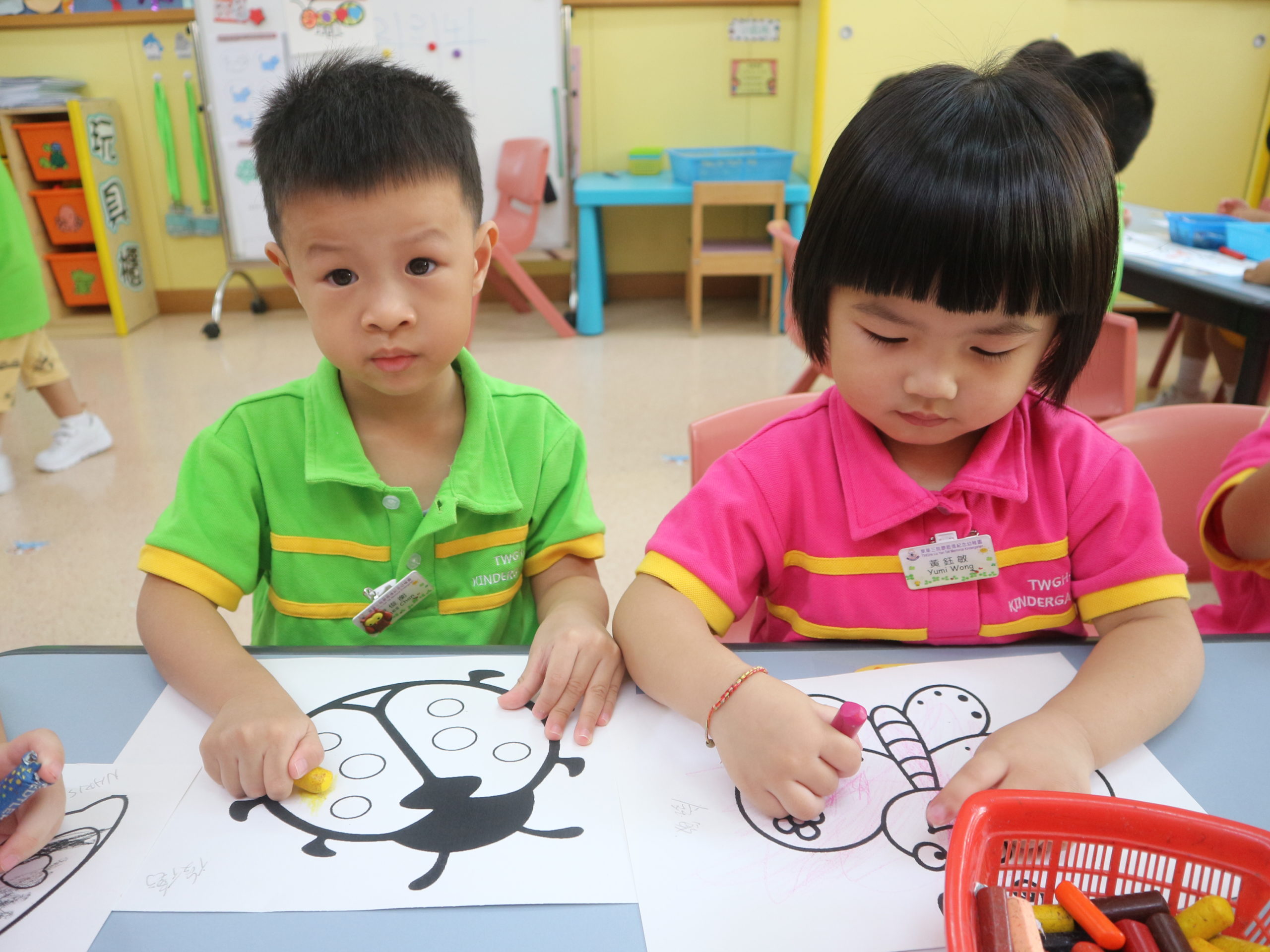 幼兒班童是藝術家「曹靜萍的昆蟲」