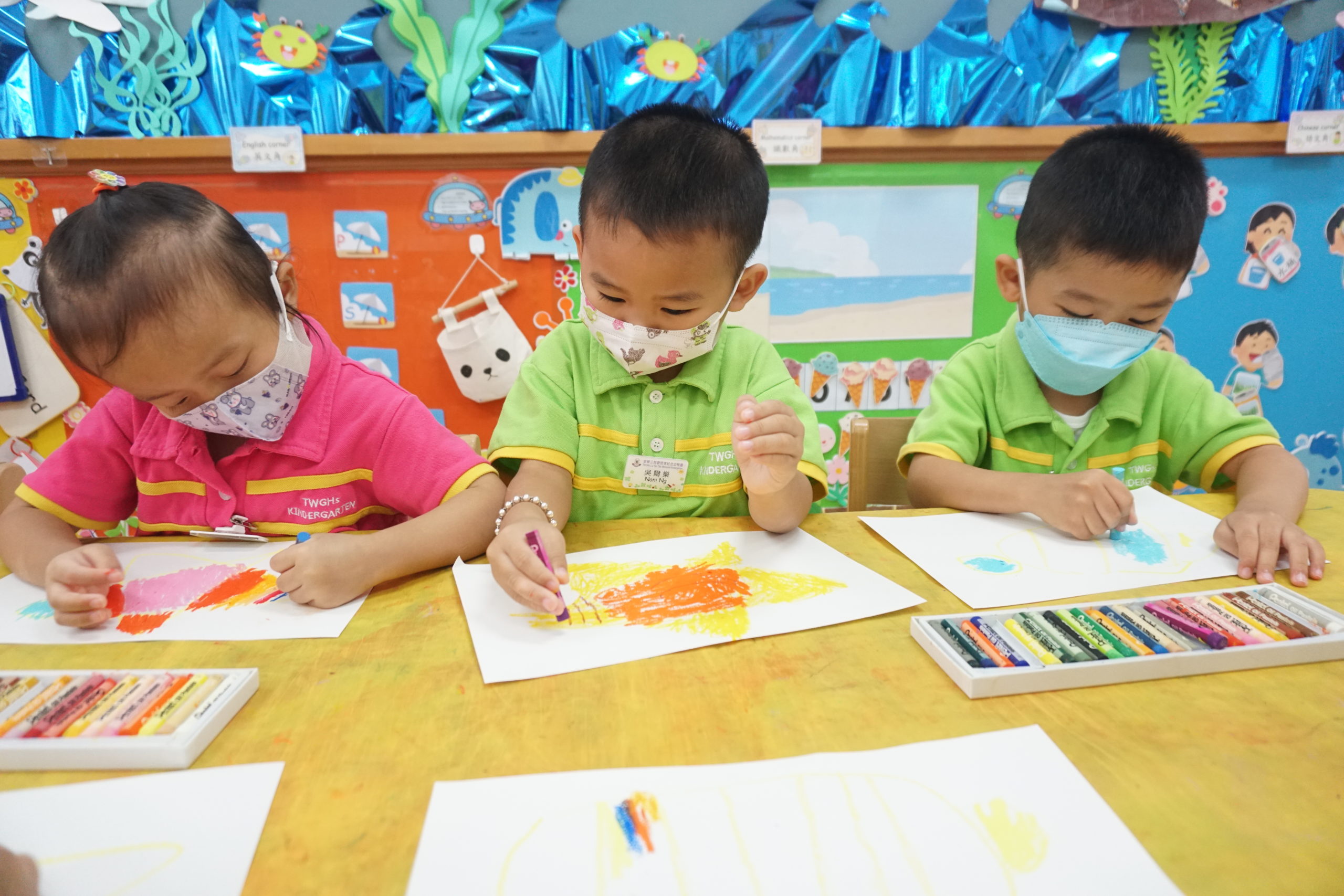 幼兒班童是藝術家《康基斯丁-海洋真美麗》